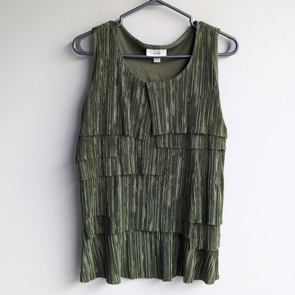 Dress Barn shiny green sleeveless tiered blouse